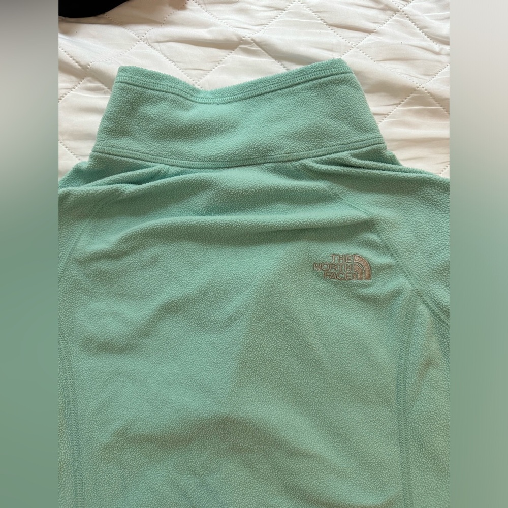 North Face Half Zip - Picture 6 of 7